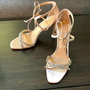 Jewel Badgley Mischka CHANDLER ANKLE TIE SANDAL, 8M, CHAMPAGNE; worn once